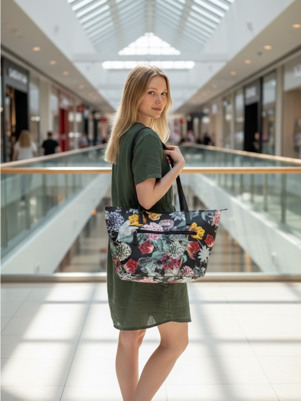 Stone Mountain Floral Tote Bag with zipper closure